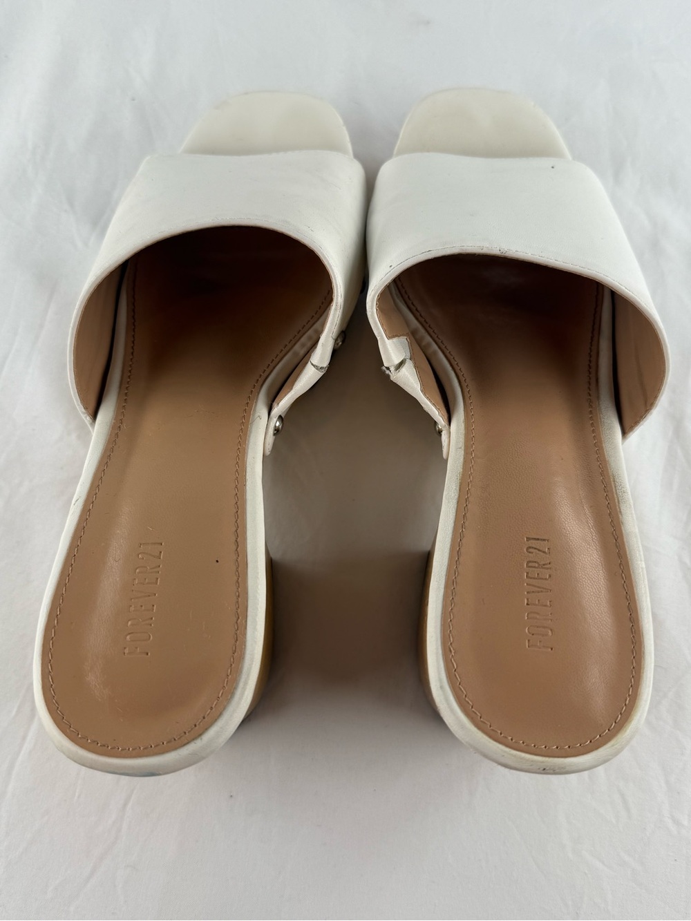 Forever 21 White Faux Leather Platform Clog Mules with Wood-Effect Heel - Picture 3 of 6